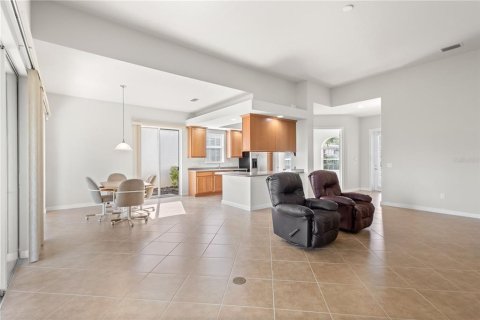 House in Venice, Florida 3 bedrooms, 185.8 sq.m. № 1364682 - photo 13