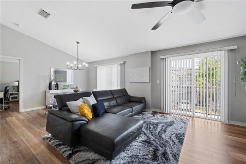 Townhouse in Riverview, Florida 2 bedrooms, 120.59 sq.m. № 1825322 - photo 11