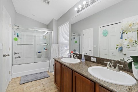 Townhouse in Riverview, Florida 2 bedrooms, 120.59 sq.m. № 1825322 - photo 15