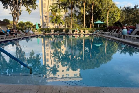 Copropriété à vendre à Pompano Beach, Floride: 1 chambre, 79.15 m2 № 1986324 - photo 24