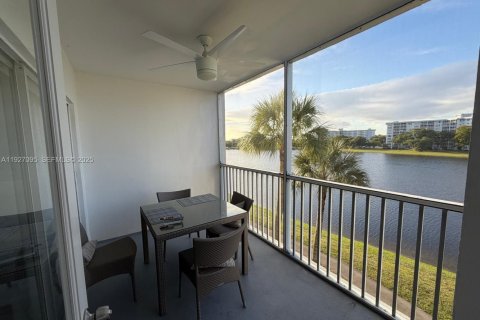 Copropriété à vendre à Pompano Beach, Floride: 1 chambre, 79.15 m2 № 1986324 - photo 14