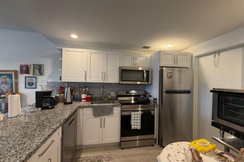 Copropriété à vendre à Pompano Beach, Floride: 1 chambre, 79.15 m2 № 1986324 - photo 6