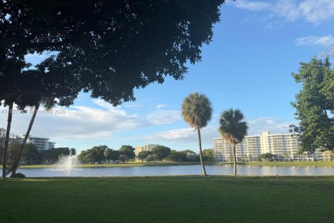 Copropriété à vendre à Pompano Beach, Floride: 1 chambre, 79.15 m2 № 1986324 - photo 23