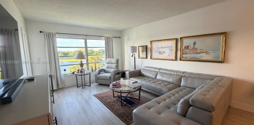 Condo à Pompano Beach, Floride, 1 chambre № 1986324