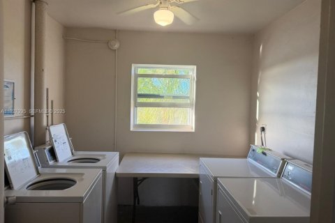 Copropriété à vendre à Pompano Beach, Floride: 1 chambre, 79.15 m2 № 1986324 - photo 17