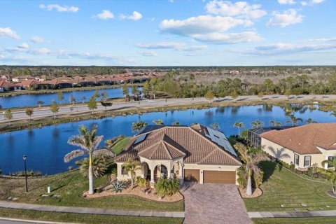 House in Venice, Florida 4 bedrooms, 236.71 sq.m. № 1716439 - photo 2