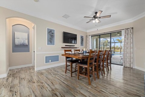 House in Venice, Florida 4 bedrooms, 236.71 sq.m. № 1716439 - photo 15