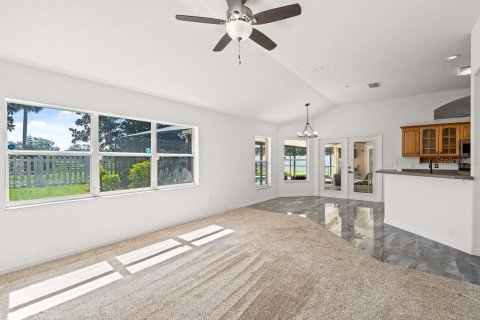 Villa ou maison à vendre à Sorrento, Floride: 3 chambres, 212.65 m2 № 1853405 - photo 18