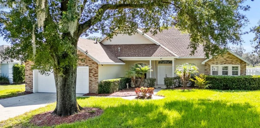 Villa ou maison à Sorrento, Floride 3 chambres, 212.65 m2 № 1853405