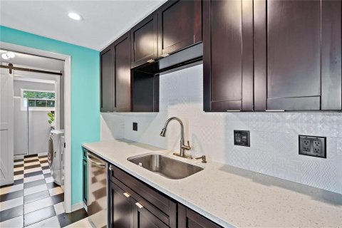 Casa en alquiler en Sarasota, Florida, 3 dormitorios, 128.39 m2 № 1837172 - foto 7