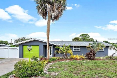 Casa en alquiler en Sarasota, Florida, 3 dormitorios, 128.39 m2 № 1837172 - foto 1