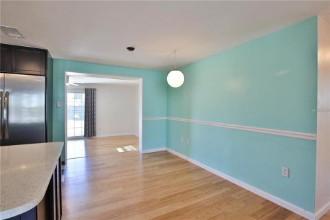 Casa en alquiler en Sarasota, Florida, 3 dormitorios, 128.39 m2 № 1837172 - foto 6