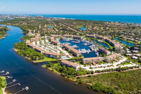 Condominio en Jupiter, Florida, 2 dormitorios № 2246352
