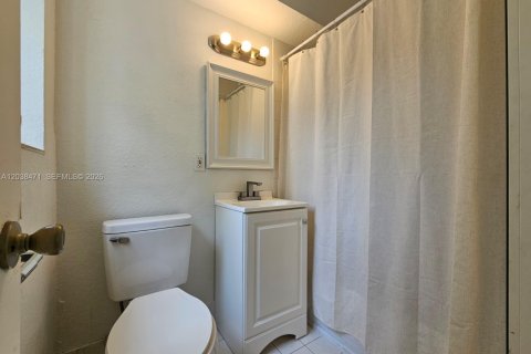 Copropriété à louer à Miami, Floride: 1 chambre, 43.2 m2 № 2182203 - photo 6