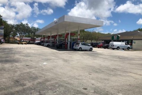 Propiedad comercial en Kendall, Florida № 2153770