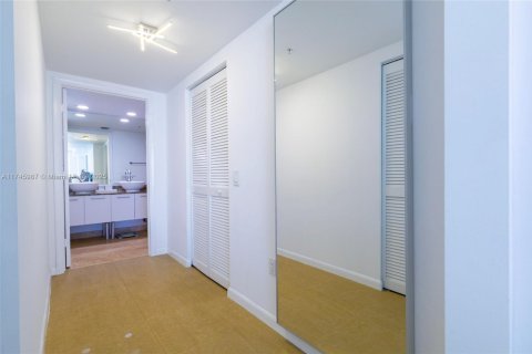 Apartamento en alquiler en Miami, Florida, 1 dormitorio, 91.14 m2 № 1993172 - foto 20