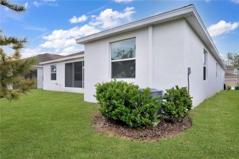 House in Lutz, Florida 4 bedrooms, 235.6 sq.m. № 2306658 - photo 5