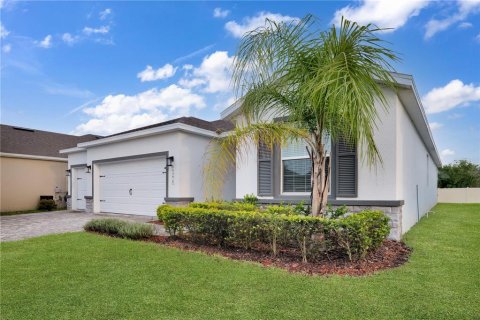 House in Lutz, Florida 4 bedrooms, 235.6 sq.m. № 2306658 - photo 3