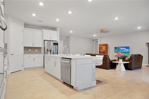 House in Lutz, Florida 4 bedrooms, 235.6 sq.m. № 2306658 - photo 11