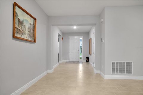 House in Lutz, Florida 4 bedrooms, 235.6 sq.m. № 2306658 - photo 7