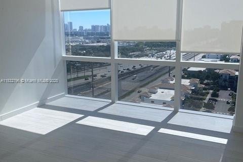 Immobilier commercial à vendre à Aventura, Floride № 1983274 - photo 9