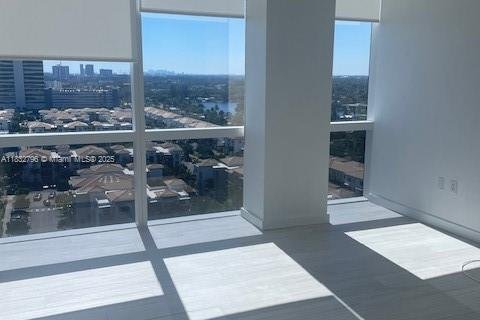 Immobilier commercial à vendre à Aventura, Floride № 1983274 - photo 8