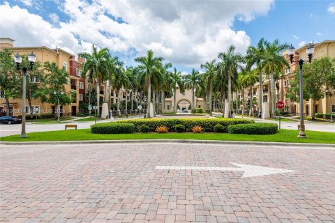 Купить кондоминиум в Санрайз, Флорида 2 спальни, 121.61м2, № 2001460 - фото 28