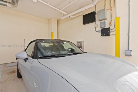 Купить кондоминиум в Санрайз, Флорида 2 спальни, 121.61м2, № 2001460 - фото 25