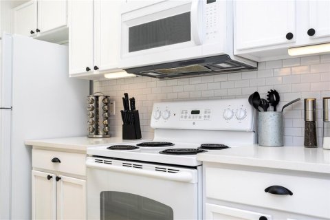 Купить кондоминиум в Киссимми, Флорида 5 комнат, 115.76м2, № 1858215 - фото 10