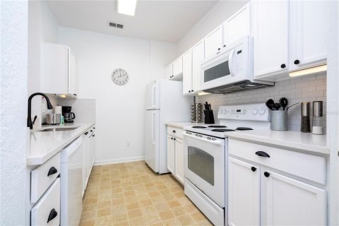 Купить кондоминиум в Киссимми, Флорида 5 комнат, 115.76м2, № 1858215 - фото 6