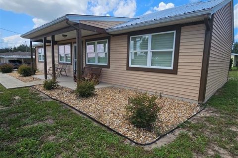House in Avon Park, Florida 2 bedrooms, 104.79 sq.m. № 2234649