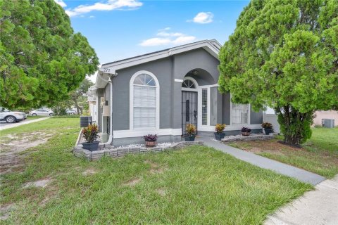House in Winter Springs, Florida 3 bedrooms, 102.66 sq.m. № 2298072