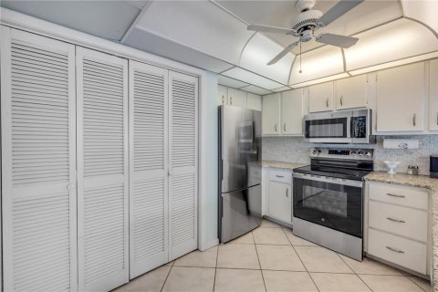 Condo in New Smyrna Beach, Florida, 2 bedrooms  № 2119100 - photo 28
