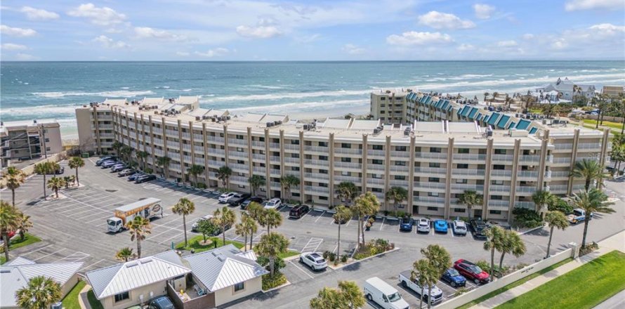Condo in New Smyrna Beach, Florida, 2 bedrooms  № 2119100
