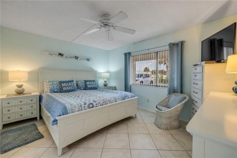 Condo in New Smyrna Beach, Florida, 2 bedrooms  № 2119100 - photo 10