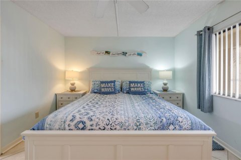 Condo in New Smyrna Beach, Florida, 2 bedrooms  № 2119100 - photo 11