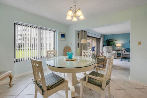Condo in New Smyrna Beach, Florida, 2 bedrooms  № 2119100 - photo 21
