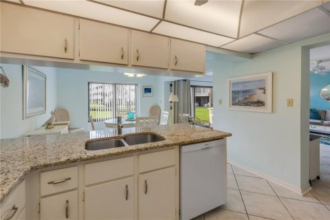 Condo in New Smyrna Beach, Florida, 2 bedrooms  № 2119100 - photo 27