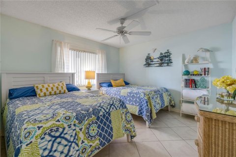 Condo in New Smyrna Beach, Florida, 2 bedrooms  № 2119100 - photo 8