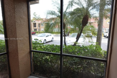 Condo in Miami, Florida, 1 bedroom  № 2040621 - photo 22