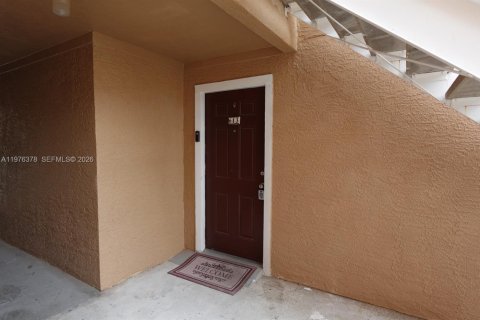 Condo in Miami, Florida, 1 bedroom  № 2040621 - photo 25