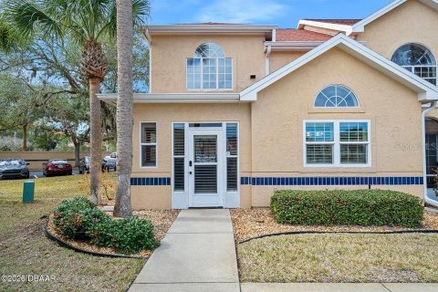 Touwnhouse à vendre à Palm Coast, Floride: 3 chambres, 174.19 m2 № 2117893 - photo 2