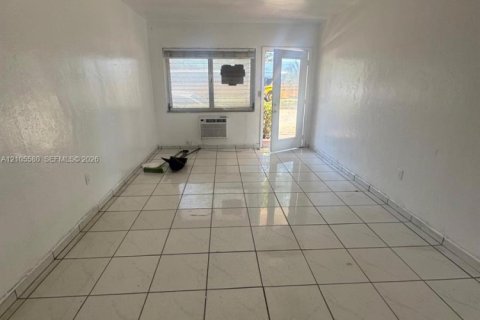 Apartamento en Miami Beach, Florida 1 dormitorio, 1024.9 m2 № 2416064