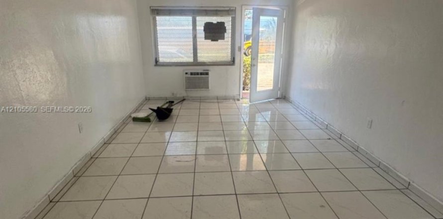 Apartamento en Miami Beach, Florida 1 dormitorio, 1024.9 m2 № 2416064