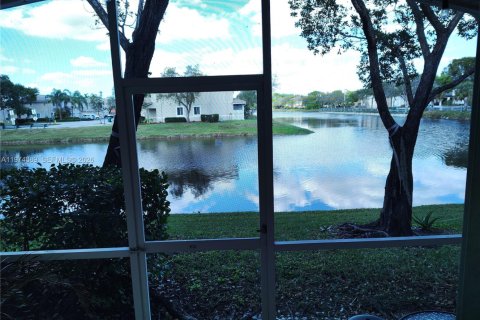 Adosado en venta en Tamarac, Florida, 3 dormitorios, 132.66 m2 № 2035900 - foto 5