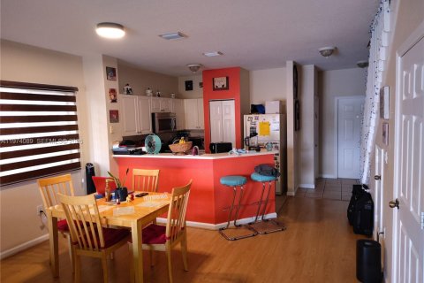 Adosado en venta en Tamarac, Florida, 3 dormitorios, 132.66 m2 № 2035900 - foto 4