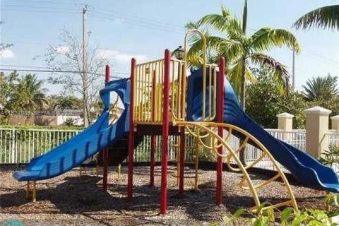 Adosado en venta en Tamarac, Florida, 3 dormitorios, 132.66 m2 № 2035900 - foto 12