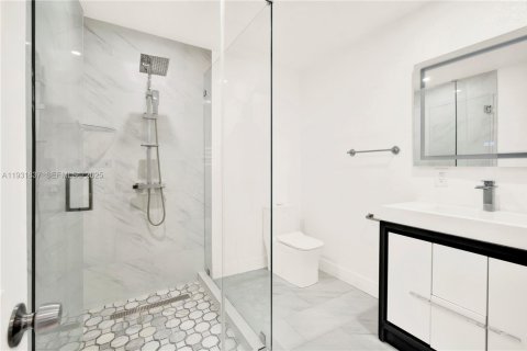 House in Miramar, Florida 4 bedrooms, 149.57 sq.m. № 1990180 - photo 4