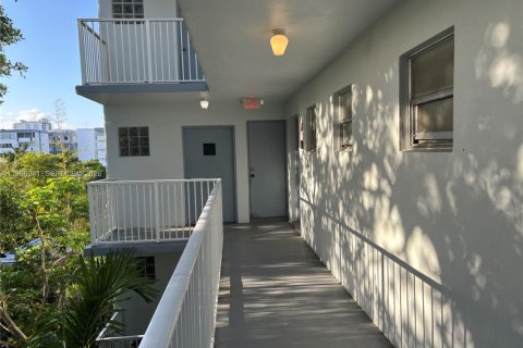 Condo à Hollywood, Floride, 1 chambre  № 2028755