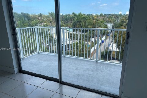 Copropriété à louer à Hollywood, Floride: 1 chambre, 83.43 m2 № 2028755 - photo 22